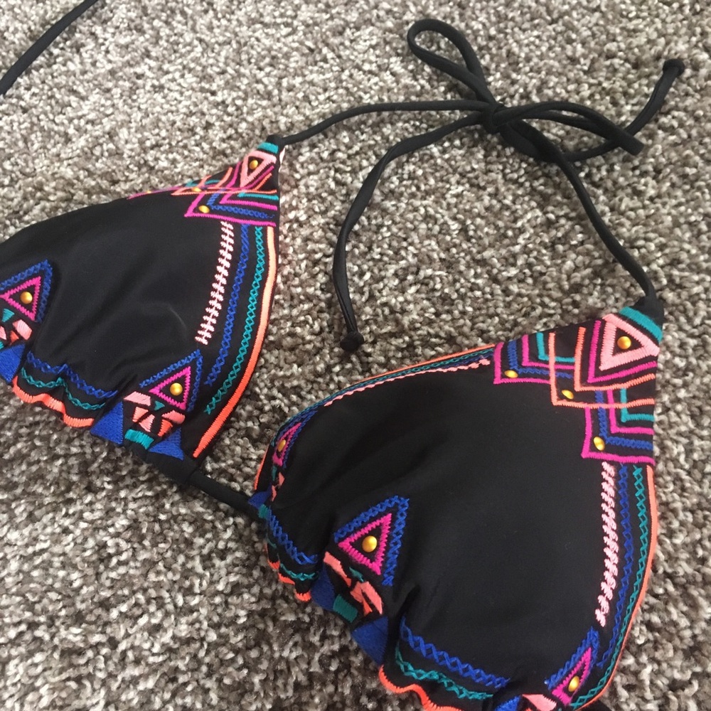 Triangle Design Bikini Top - Picture 4 of 8